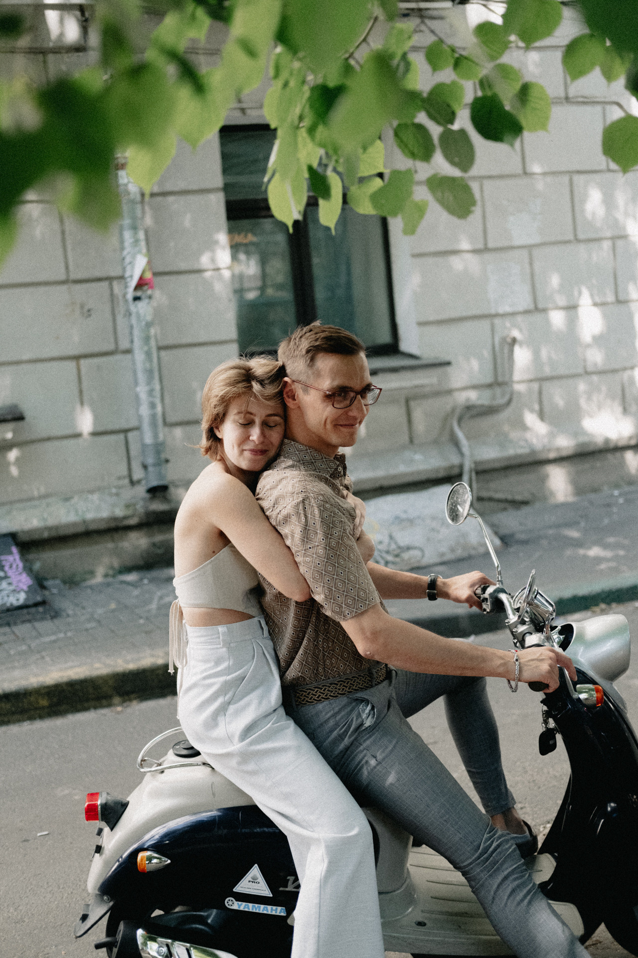 Толя и Лена живут на Покровке и любят. Про любовь