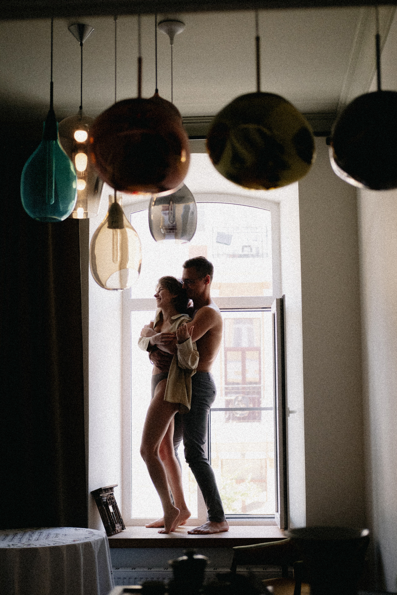 Толя и Лена живут на Покровке и любят. Про любовь