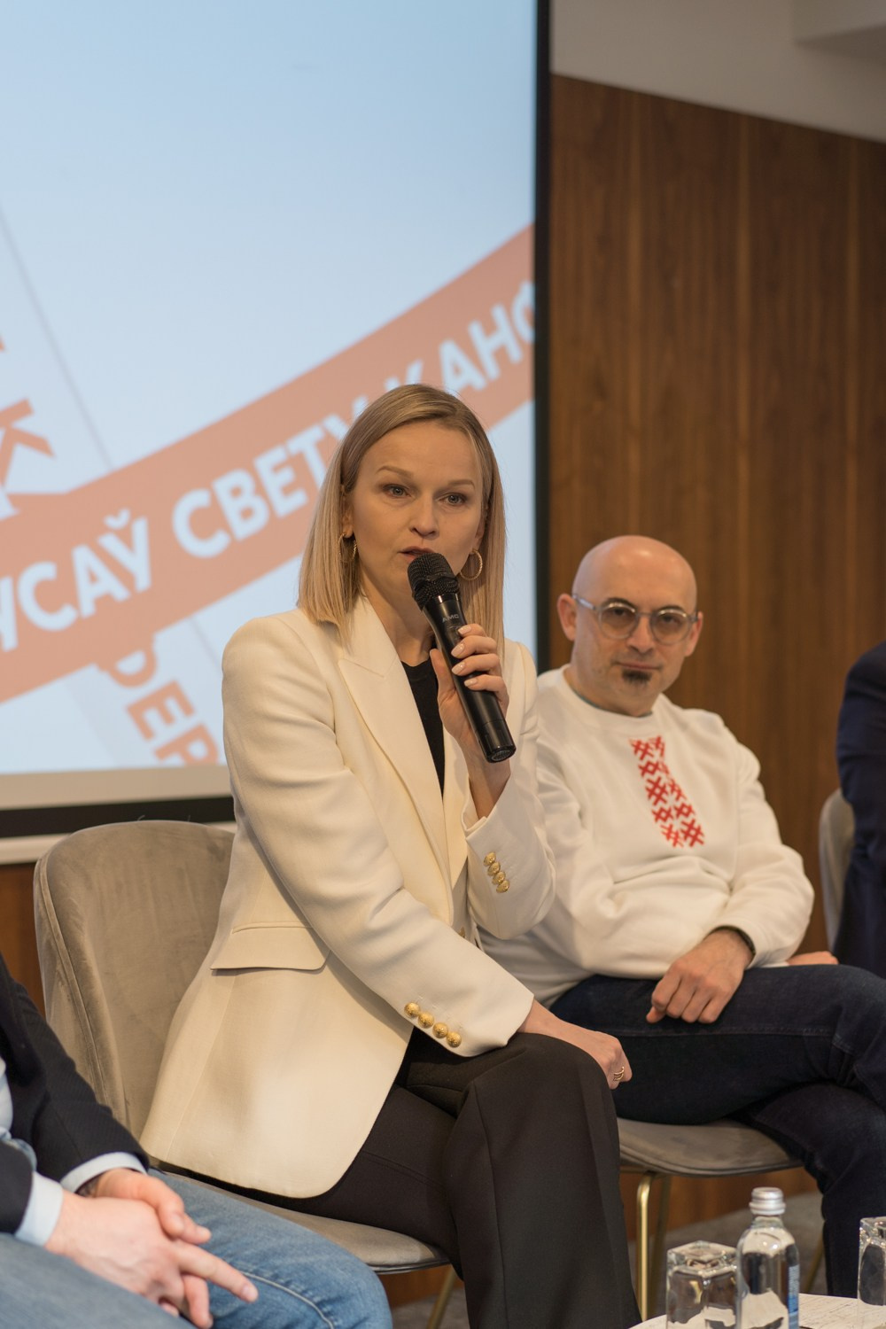 Канферэнцыя беларусаў свету II. Photographer in Vilnius