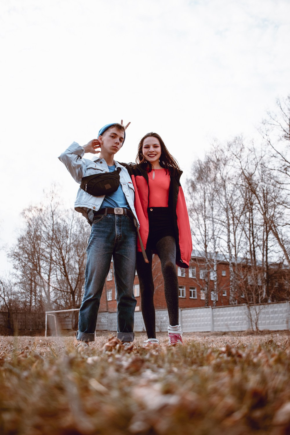 Фотосъемка в стиле 90х для 11 класса в Серпухове для выпускного альбом. Выпускные альбомы в Серпухове