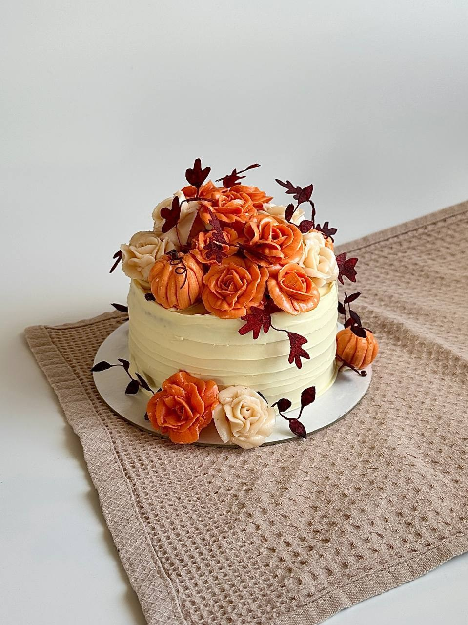 Работы учениц. Аникина Юлия / Кремовая флористика в корейской технике