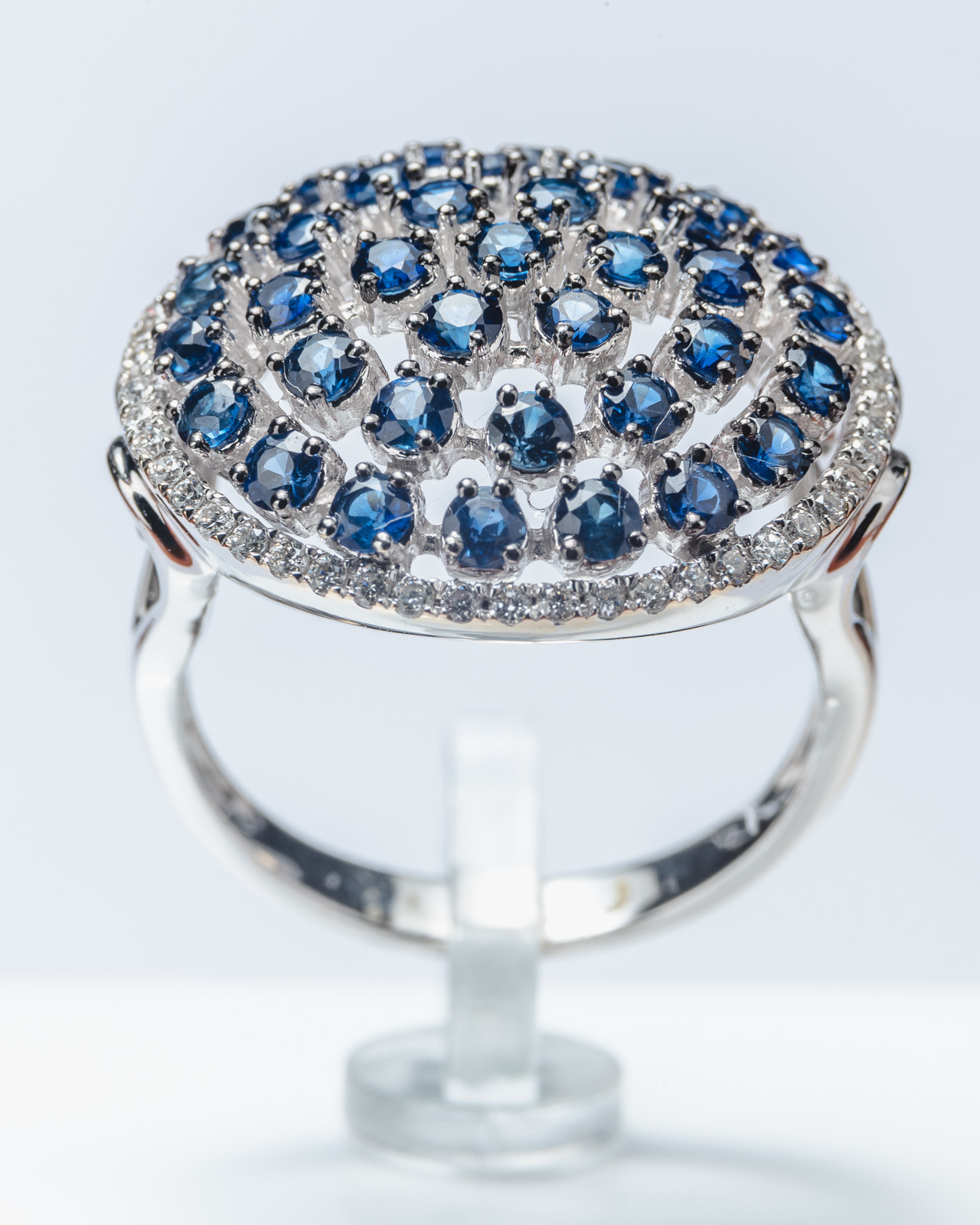 Фотосъемка ювелирных украшений для магазина «Жемчуг». Фотограф интерьеров Фотосъемка рекламы в Ялте и по Крыму