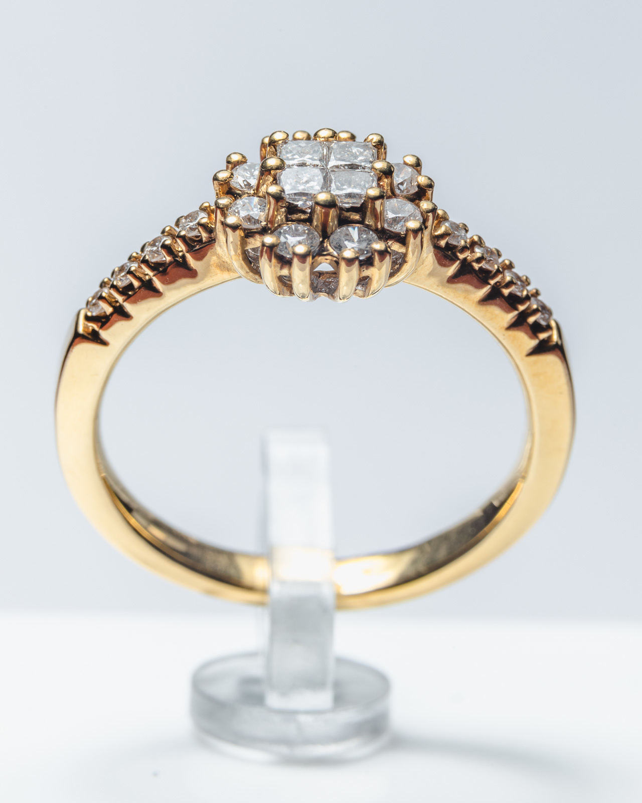 Фотосъемка ювелирных украшений для магазина «Жемчуг». Фотограф интерьеров Фотосъемка рекламы в Ялте и по Крыму