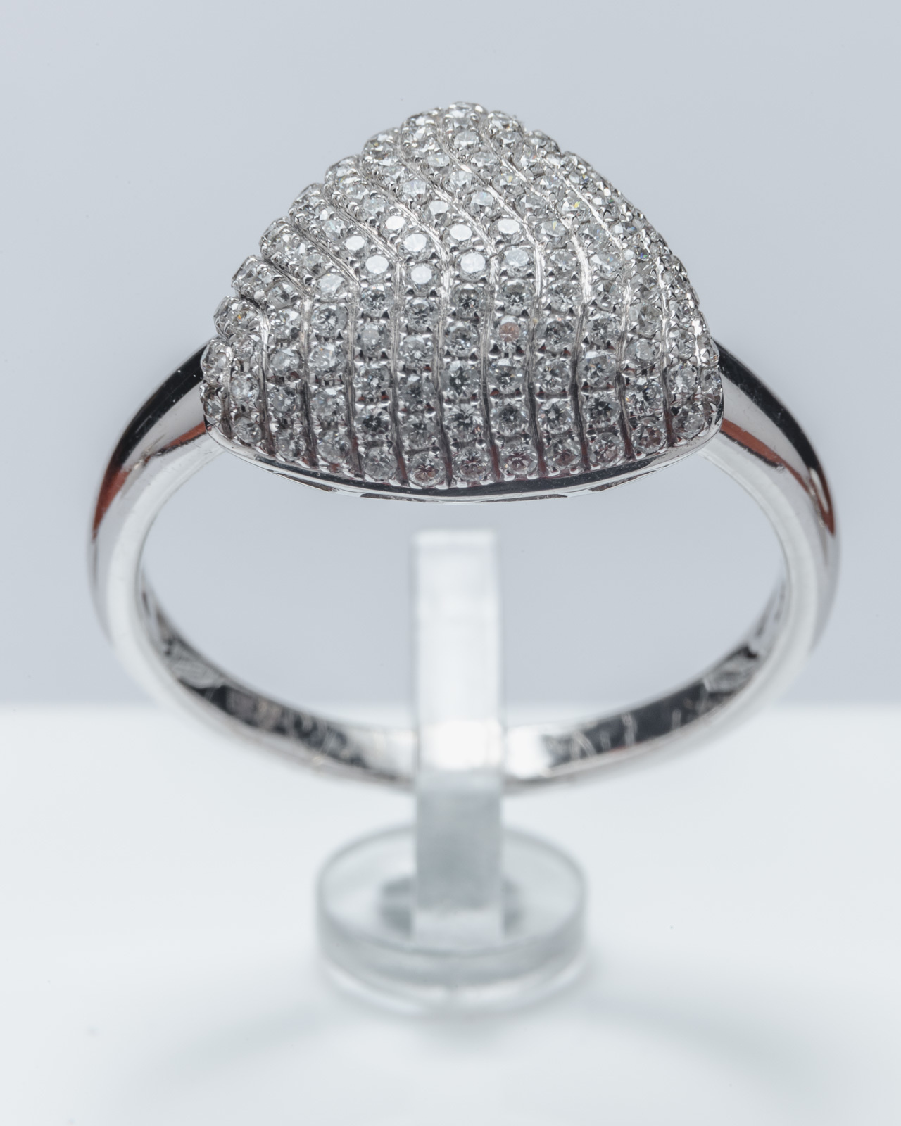 Фотосъемка ювелирных украшений для магазина «Жемчуг». Фотограф интерьеров Фотосъемка рекламы в Ялте и по Крыму