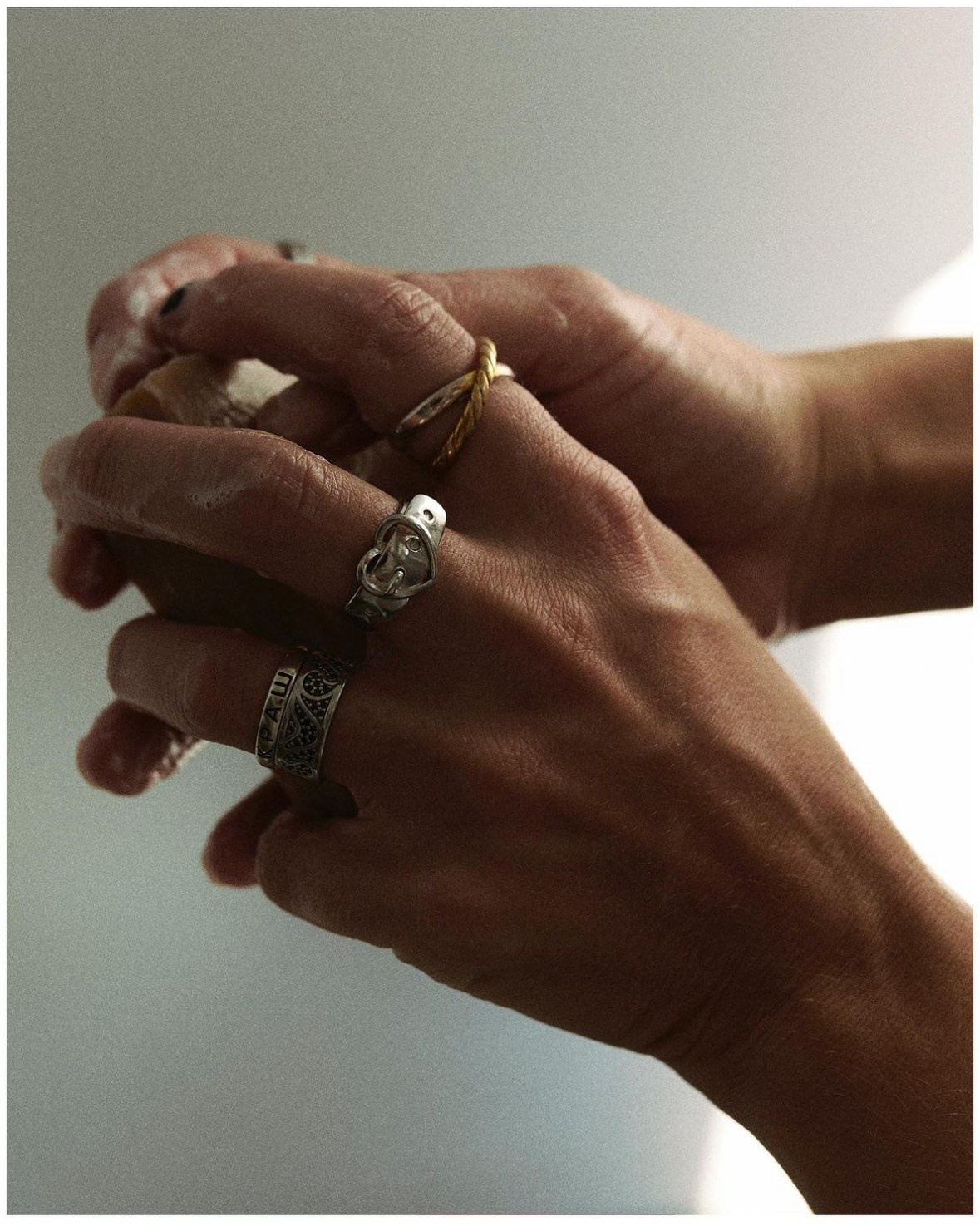 Для бренда украшений. Фотограф