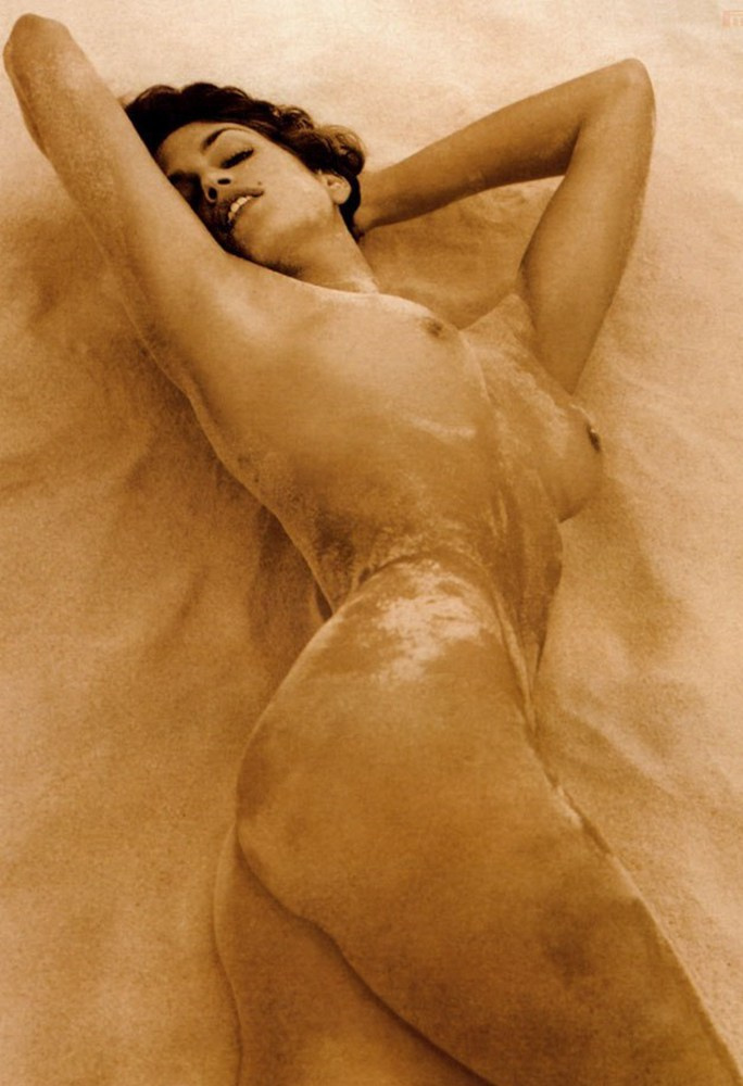 Синди Кроуфорд. Фотосессия в стиле ню 003