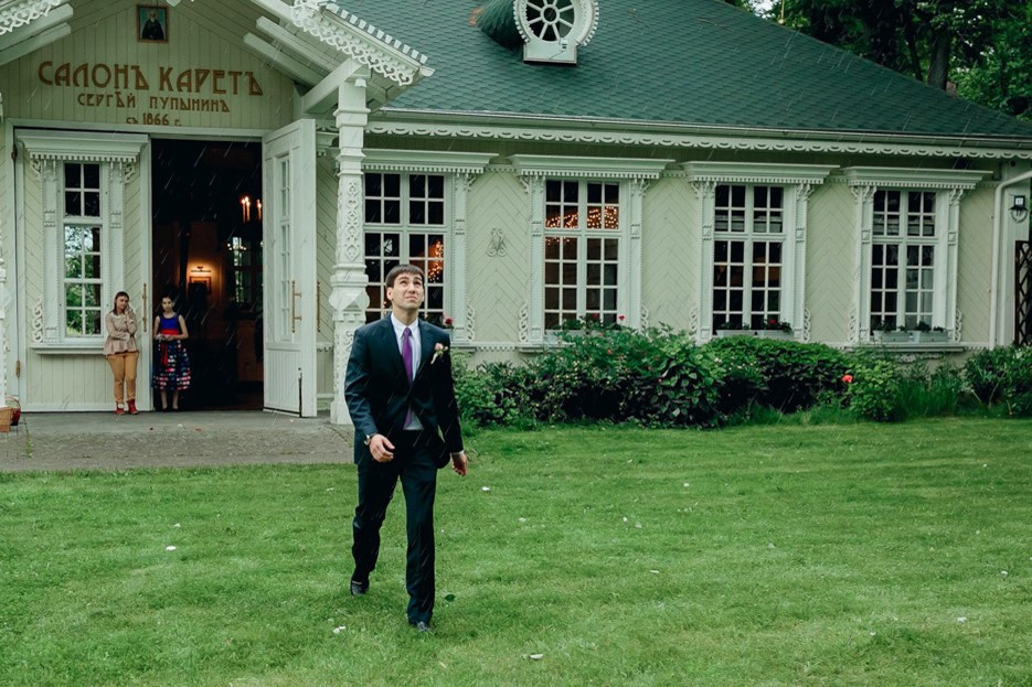 Евгения + Ники (Под дождем). Свадебные и портретный фотограф — Кирилл Зорин