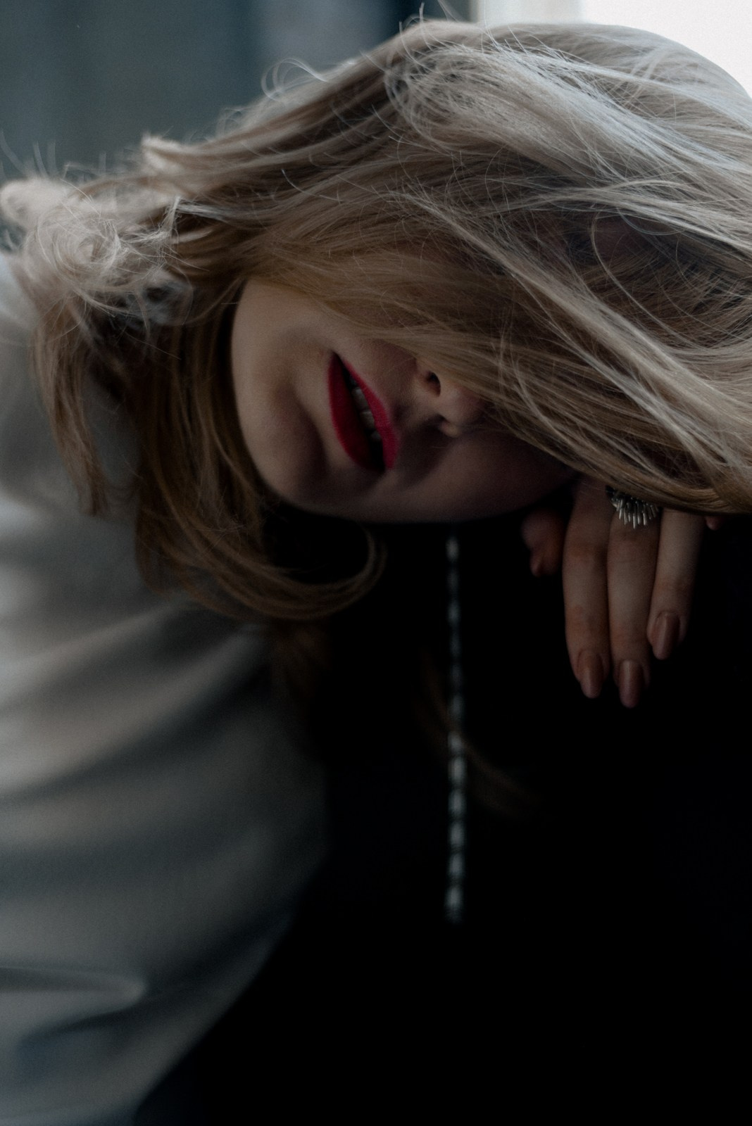 Свадебная фотосессия в стиле минимализм в Тюмени — Максим и Таня — Фотограф Дарья Мустафина. Фотограф Дарья Мустафина, Тюмень