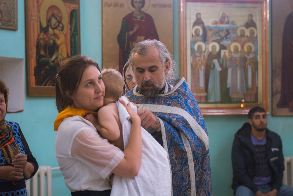 Крещение. Фотограф Елена Дука. Контент съемка. Семейная фотография