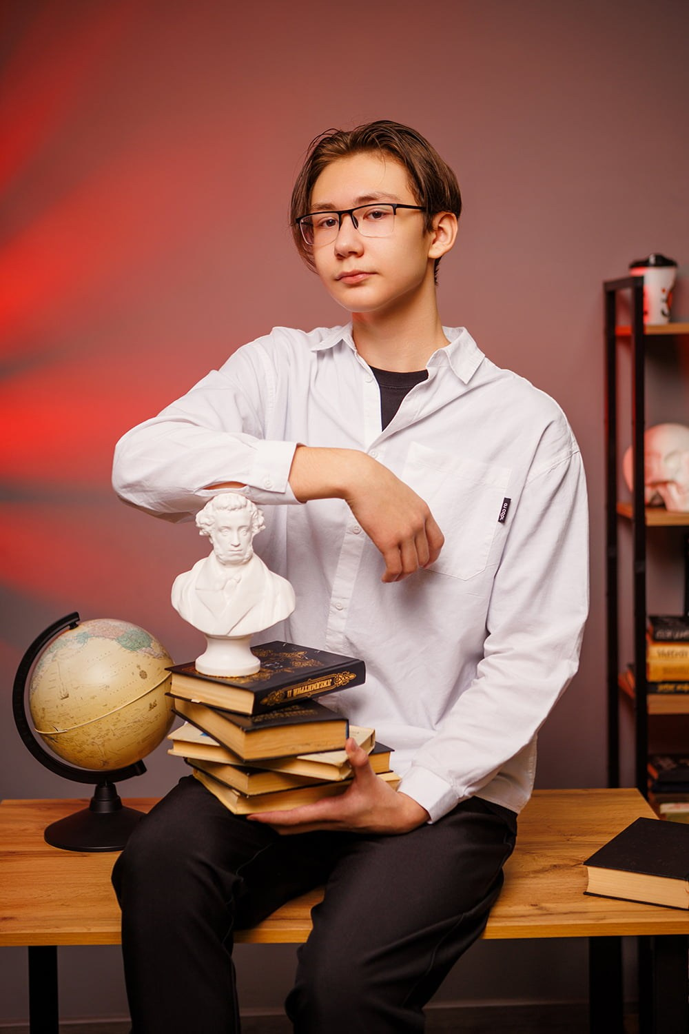 Пример студийной фотосессии с участием 9а класса из 139 школы. СИГМА | Студия выпускных альбомов Красноярск