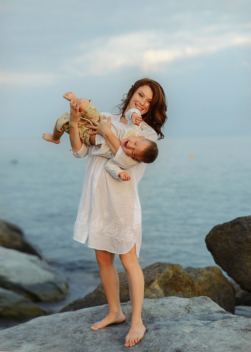 Семейная фотосессия в Сириусе и Адлере. Фотограф в Адлере, Сириусе, Красной Поляне — лавстори, семейные и индивидуальные фотосессии