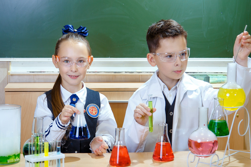 Юный химик. Выпускные альбомы в школе и детском саду