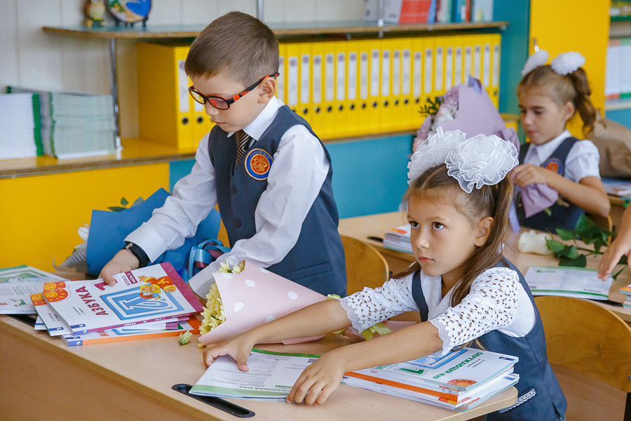 1 сентября. Выпускные альбомы в школе и детском саду