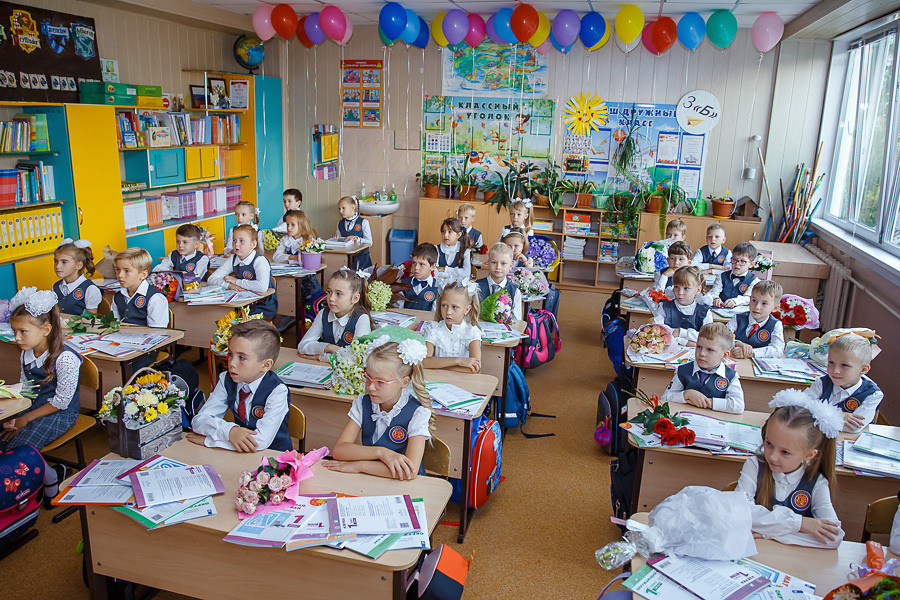 1 сентября. Выпускные альбомы в школе и детском саду