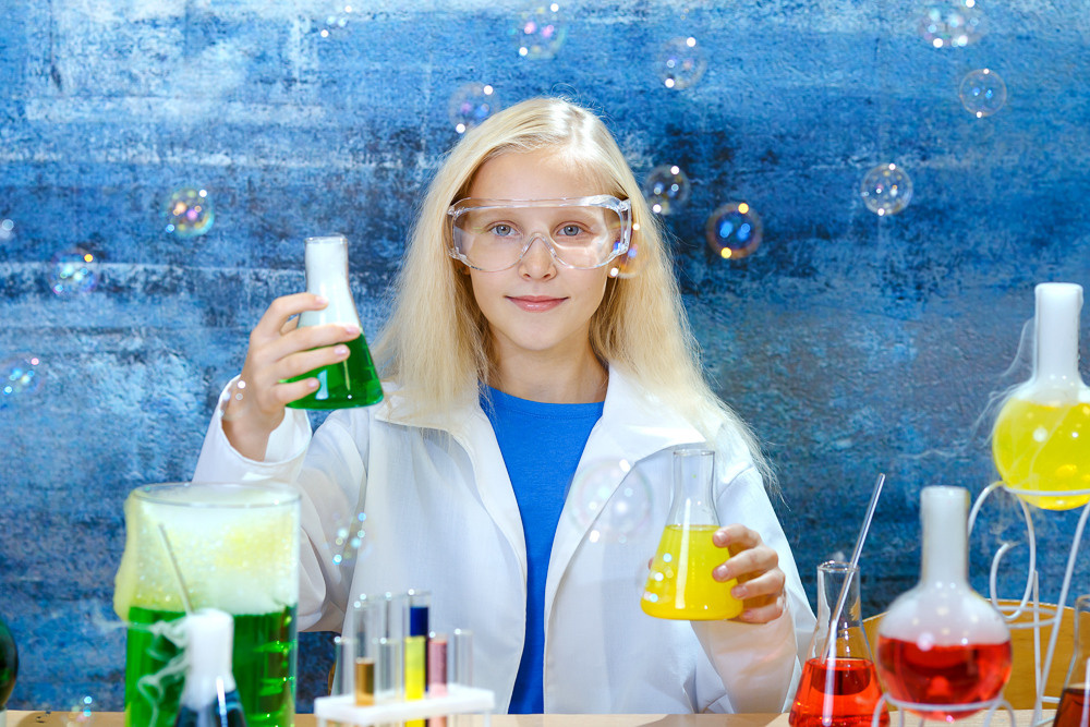 Юный химик. Выпускные альбомы в школе и детском саду