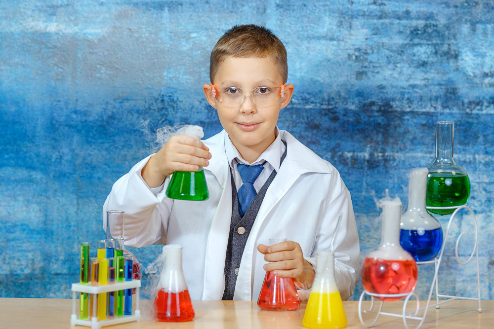 Юный химик. Выпускные альбомы в школе и детском саду