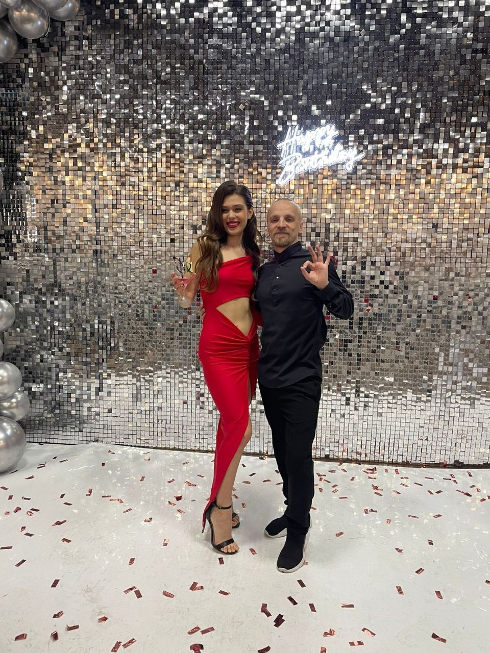 Ведущий + диджей + флейринг-шоу на выпускной вечер и другие праздники для молодёжи и подростков