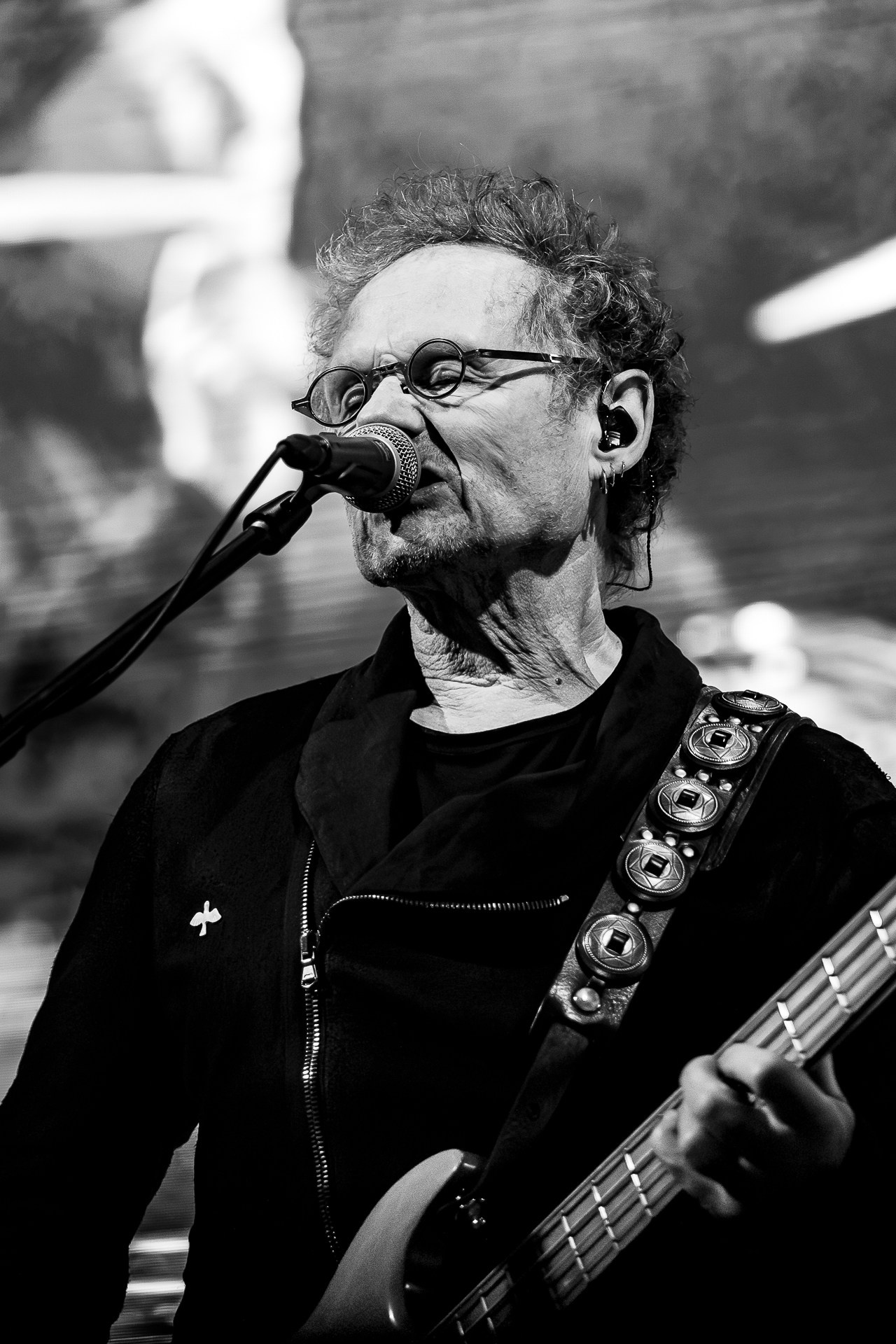 Александр Титов, бас. Группа КИНО, 21.06.25, фестиваль STEREOLETO, сад «Эрмитаж». Концерт в день рождения Виктора Цоя.