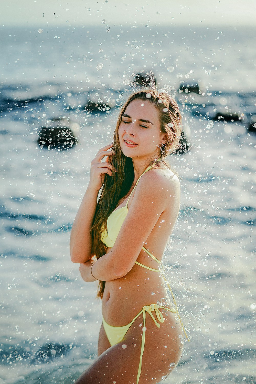 брызги на красотке