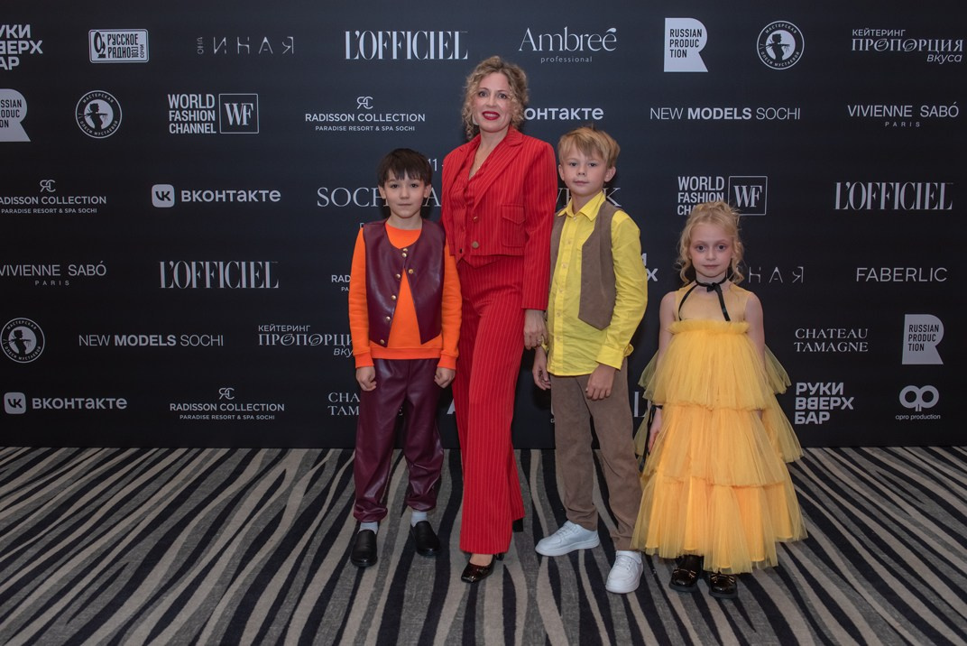 SochiFashionWeek2024 дизайнер Анохина Светлана. Семейный и коммерческий фотограф в Сочи Александр Бодунов