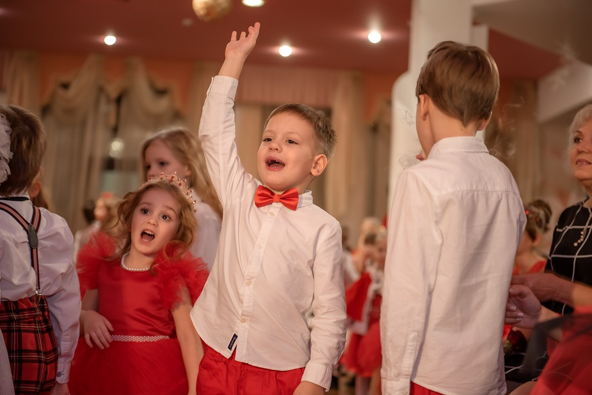 Выпускной в детской школе моделей HAPPYkids 2024. Семейный и коммерческий фотограф в Сочи Александр Бодунов