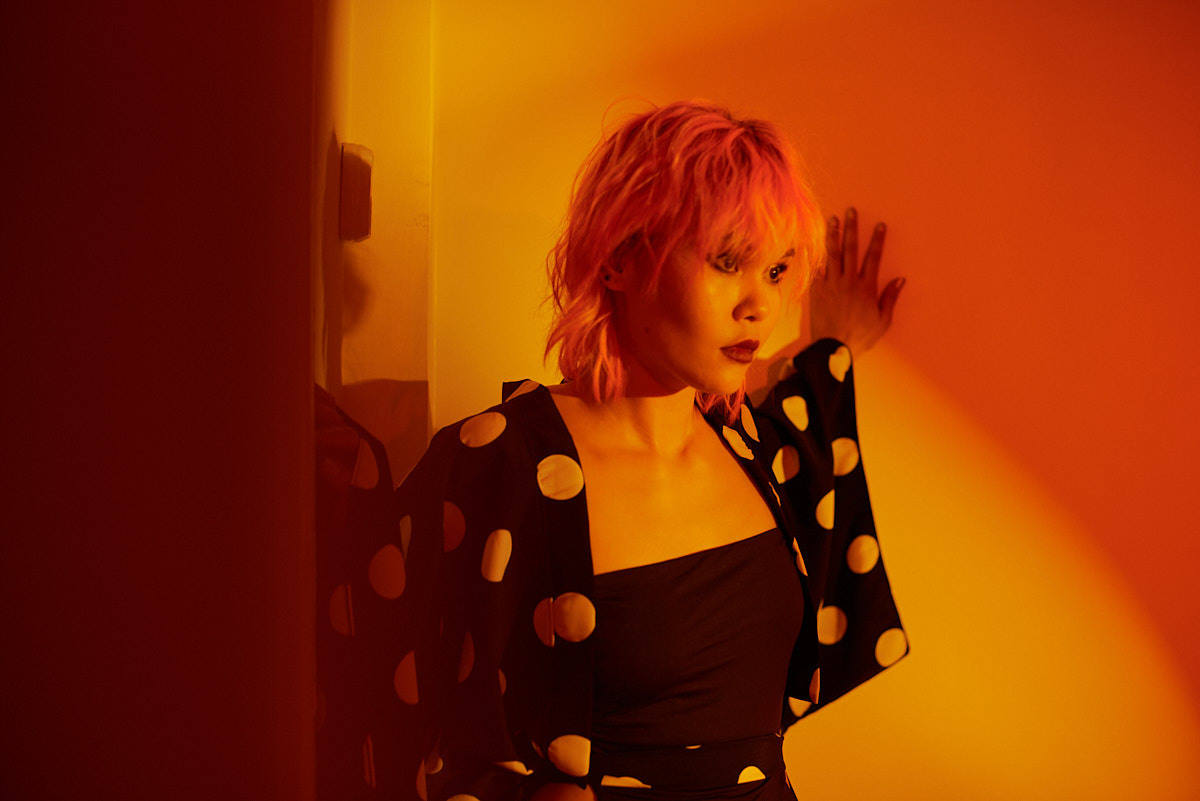 Студийная фотосессия с креативным цветным светом. Фотограф Алматы Ольга Photodooshy