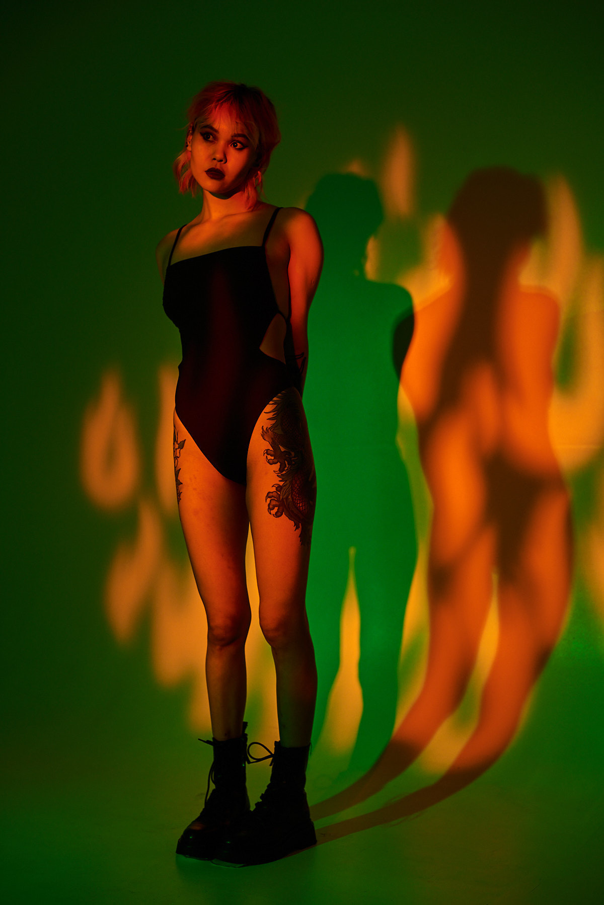 Студийная фотосессия с креативным цветным светом. Фотограф Алматы Ольга Photodooshy