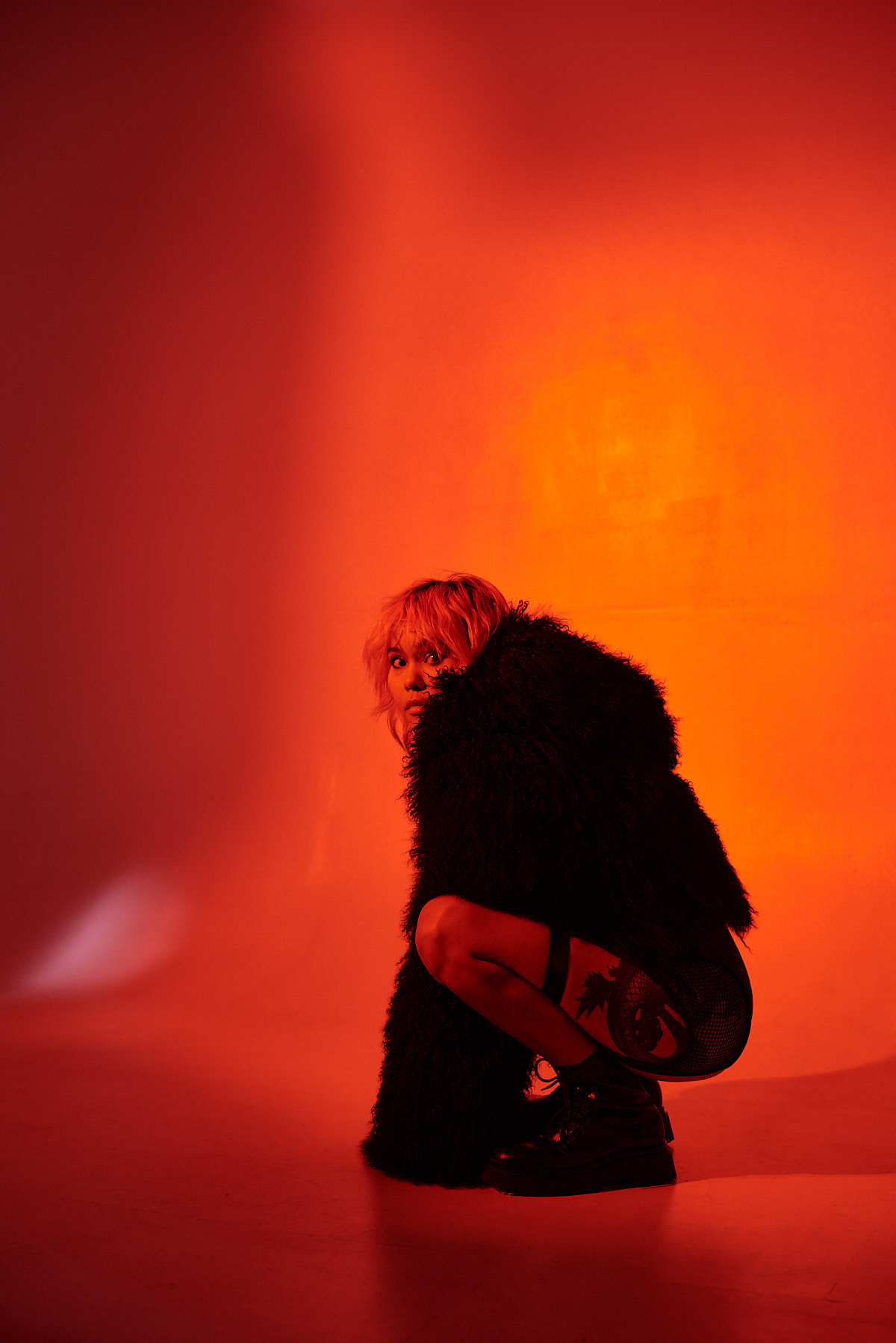 Студийная фотосессия с креативным цветным светом. Фотограф Алматы Ольга Photodooshy