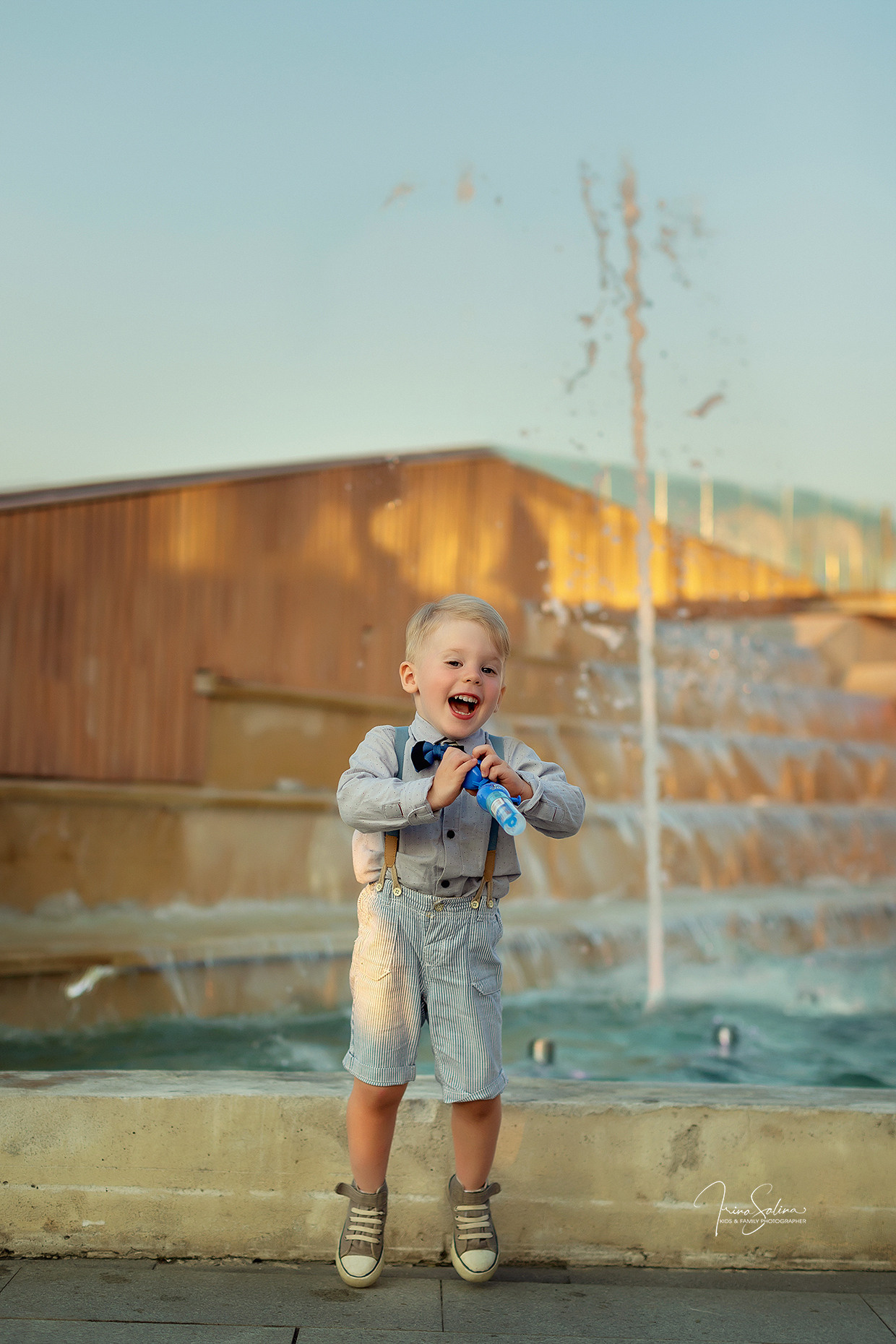Детская фотосессия возле ТЦ МЕГА. Детский и семейный фотограф в Екатеринбурге