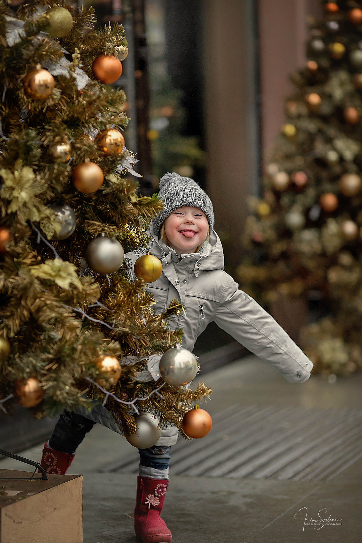 Прогулка по новогоднему городу. Детский и семейный фотограф в Екатеринбурге
