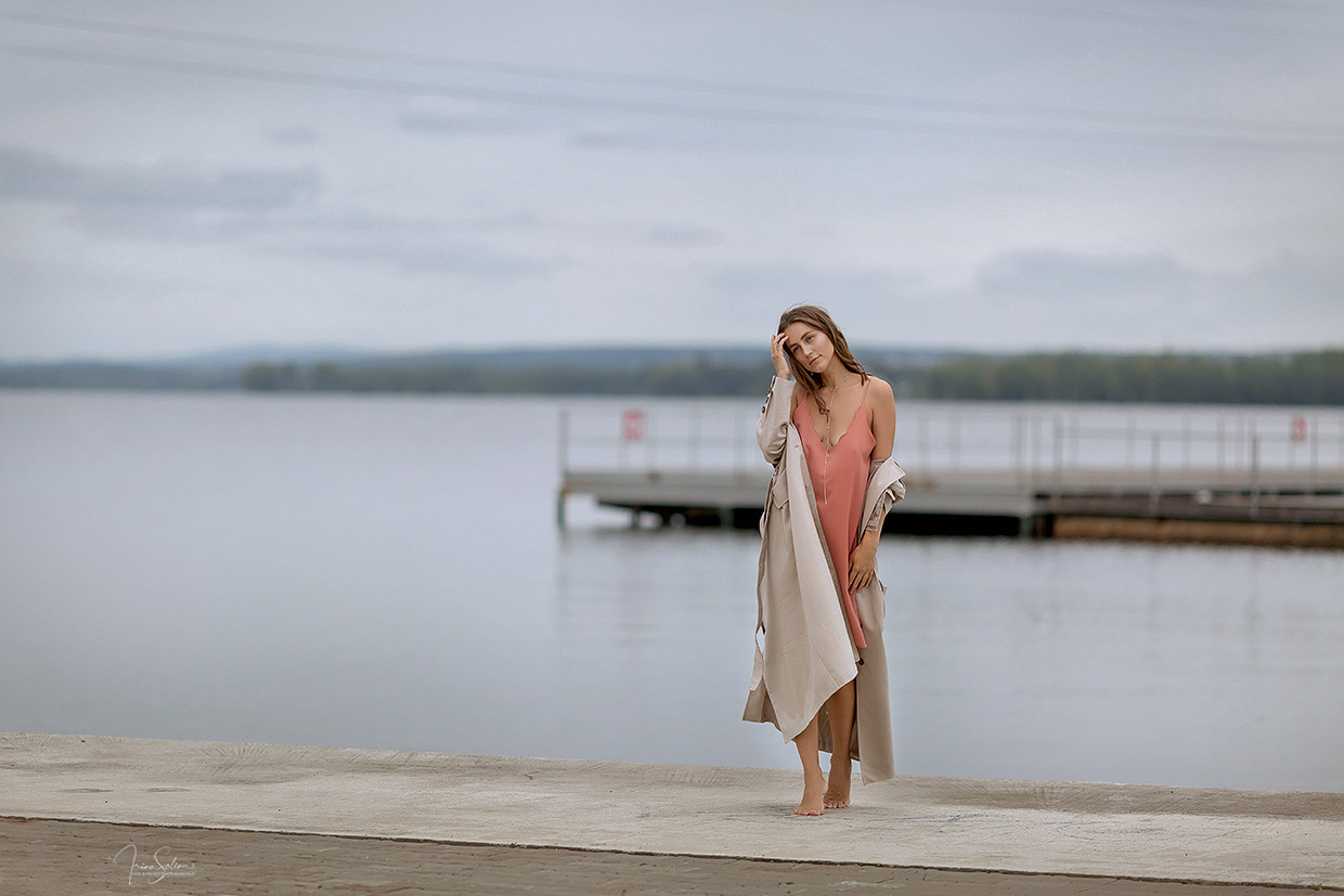 Индивидуальная фотосессия на набережной у Яхт клуба «Коматэк». Детский и семейный фотограф в Екатеринбурге