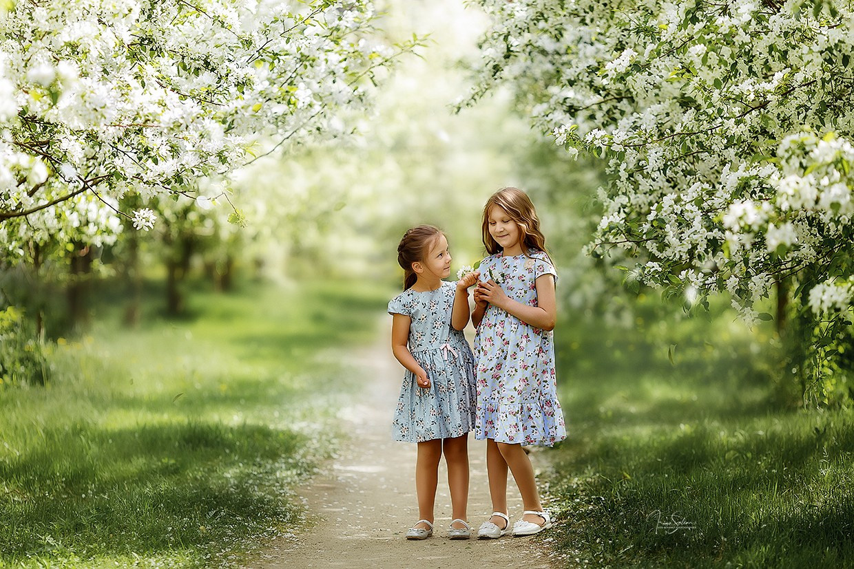 Дети на прогулке