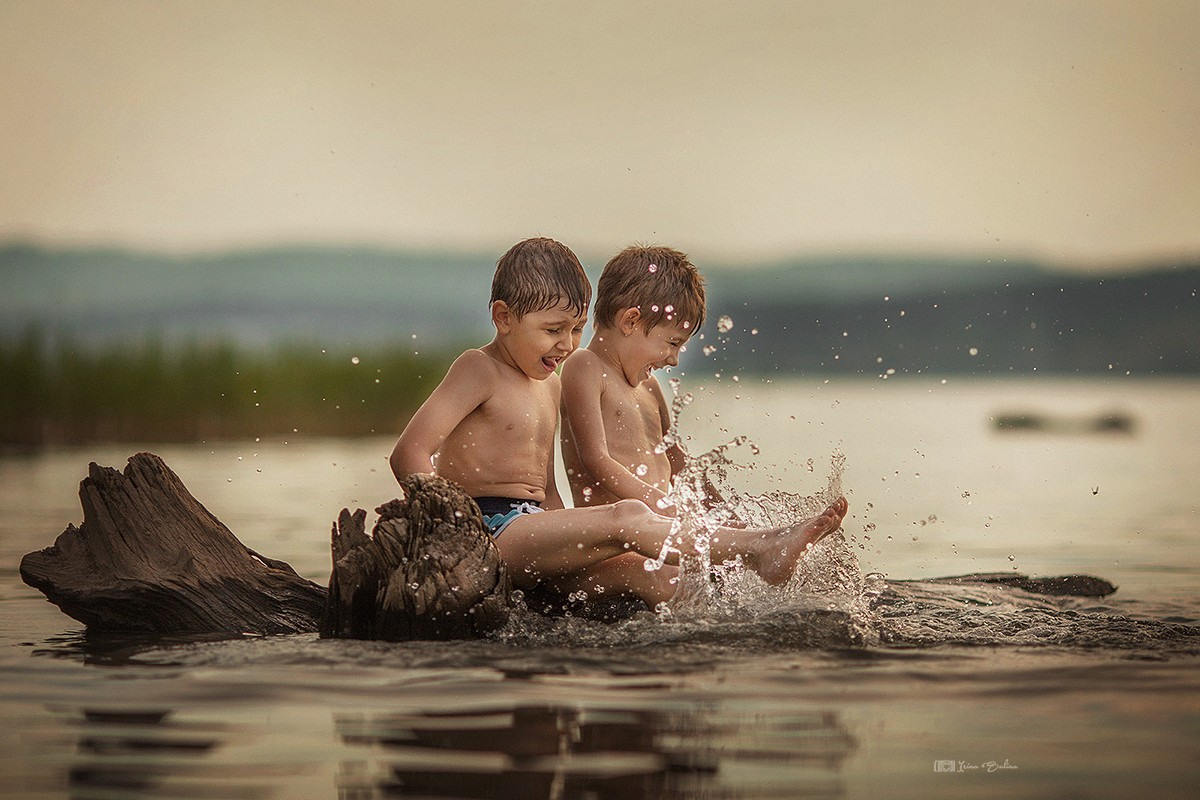 Дети на прогулке