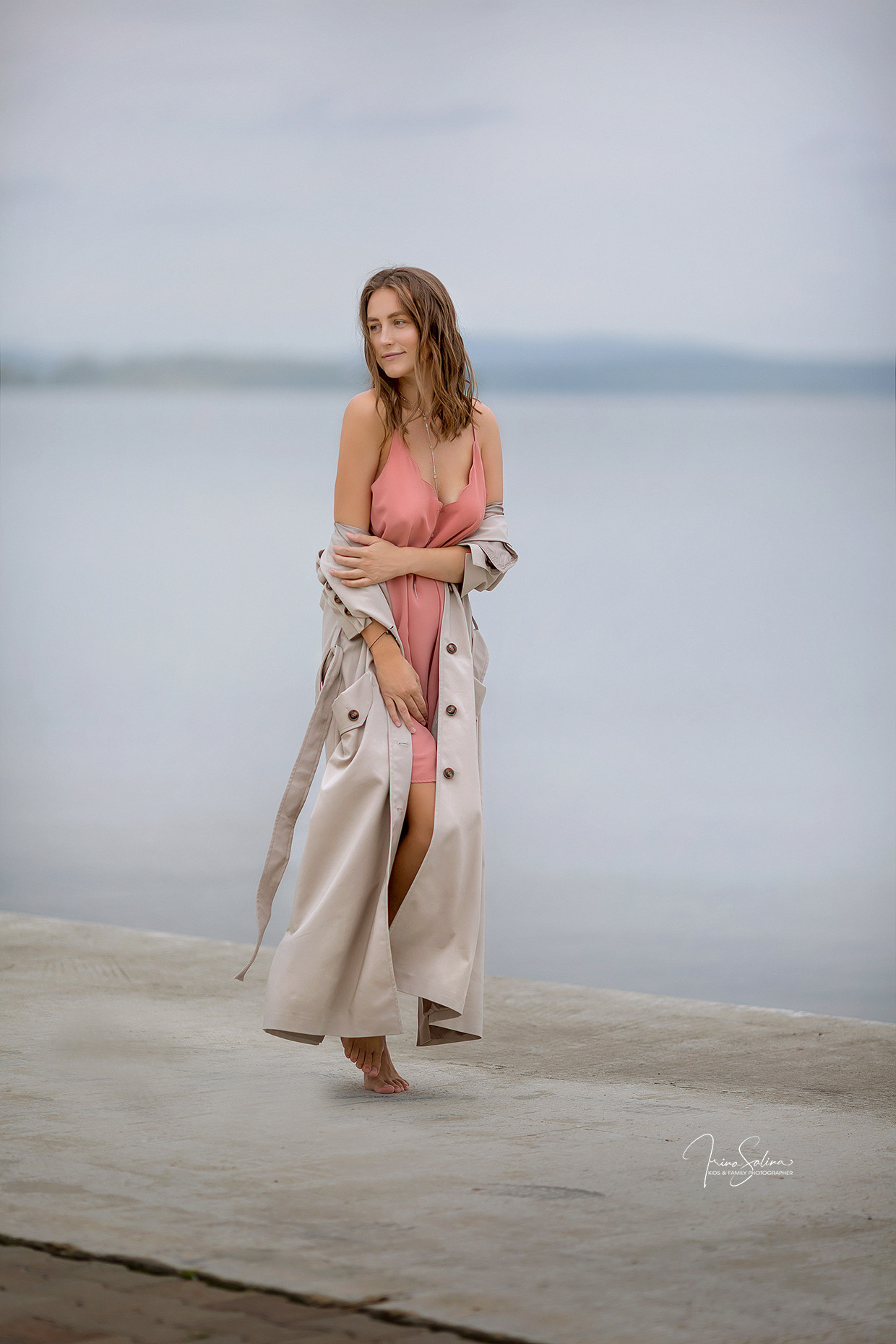 Индивидуальная фотосессия на набережной у Яхт клуба «Коматэк». Детский и семейный фотограф в Екатеринбурге