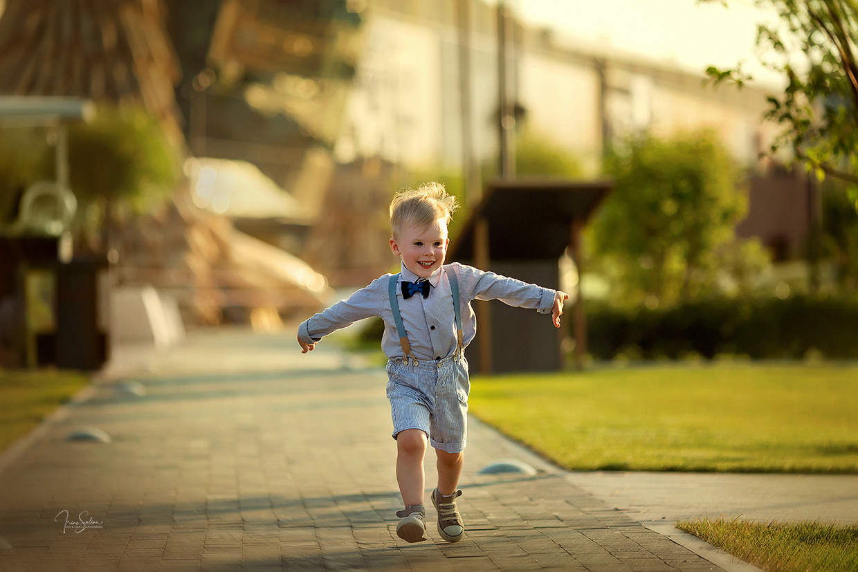 Детская фотосессия возле ТЦ МЕГА. Детский и семейный фотограф в Екатеринбурге