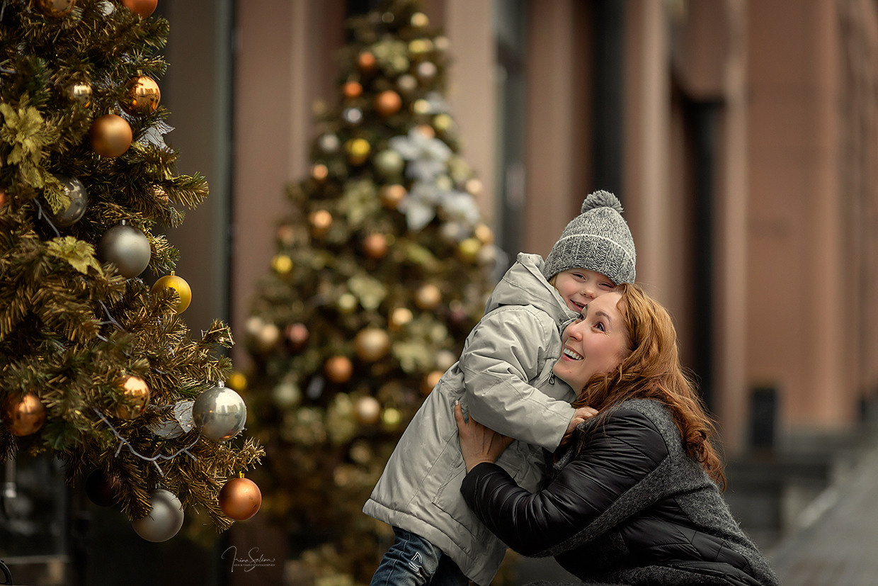 Прогулка по новогоднему городу. Детский и семейный фотограф в Екатеринбурге