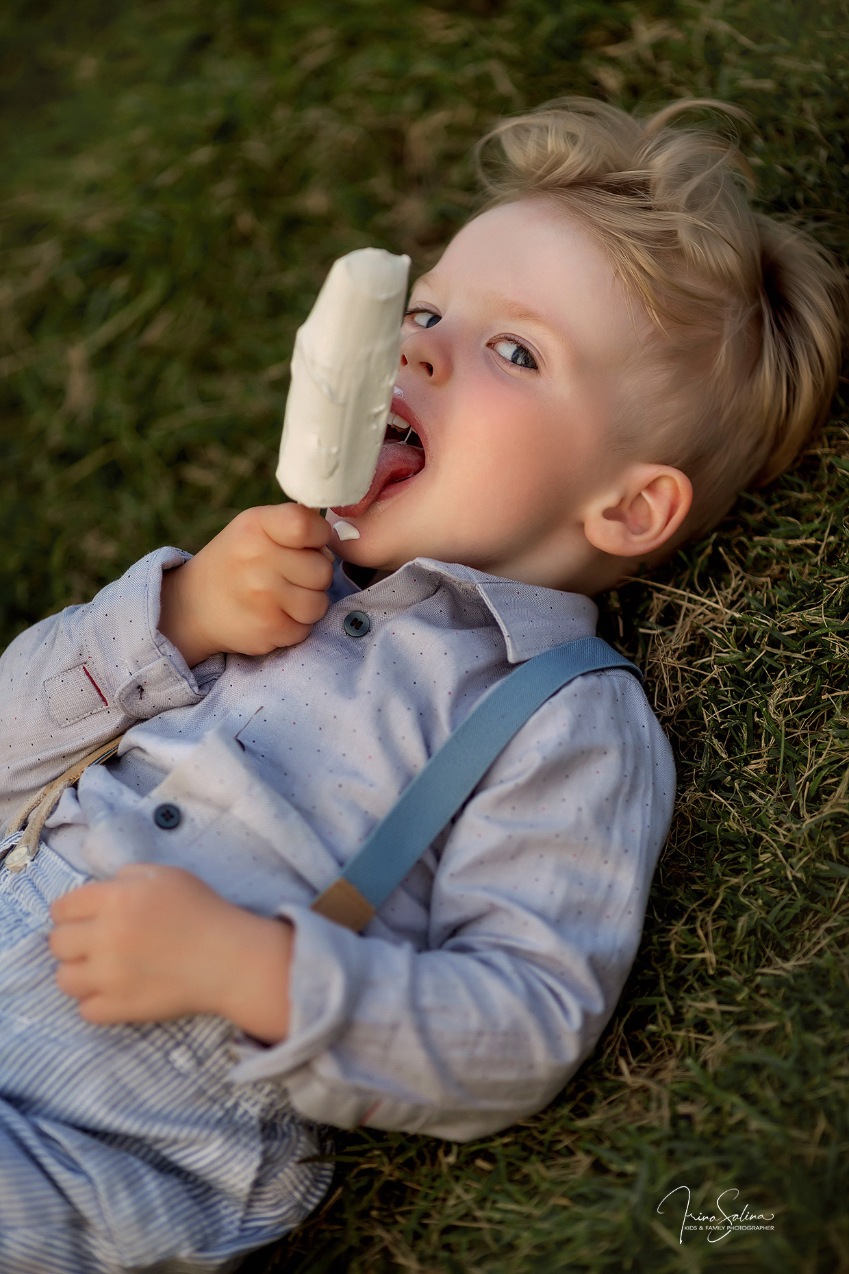 На закате. Фотосессия в пшенице. Детский и семейный фотограф в Екатеринбурге