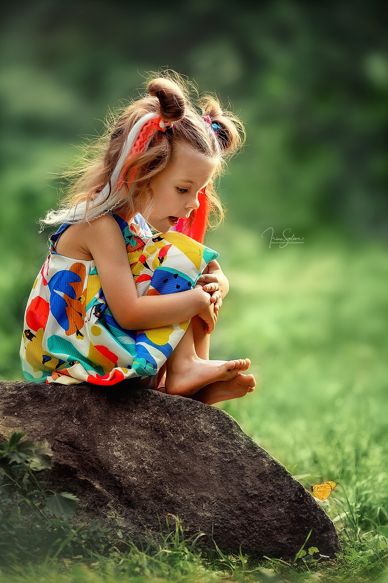 Дети на прогулке