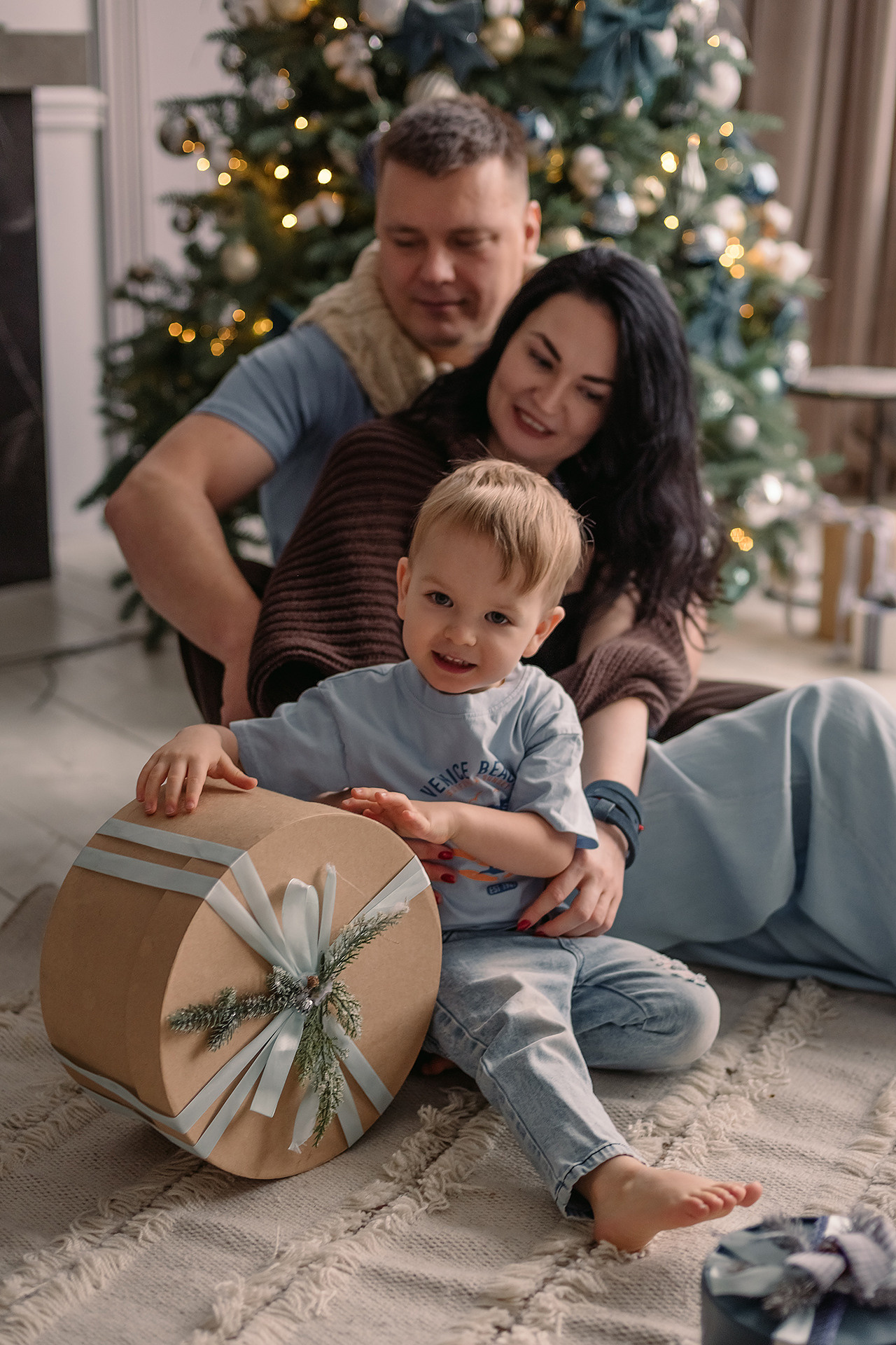 Семейная фотосессия в студии. Фотограф Юлия Кондратьева