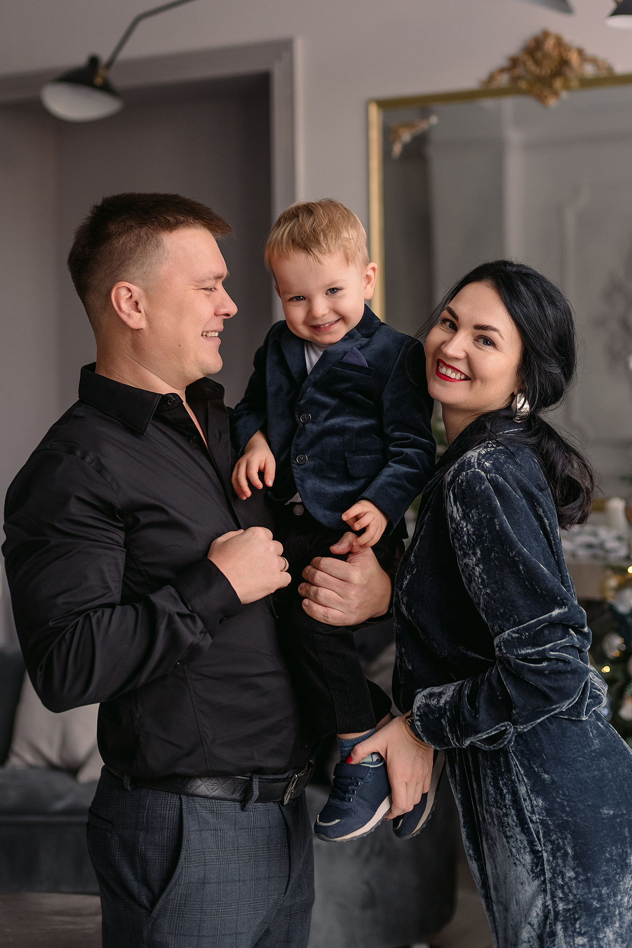 Семейная фотосессия в студии. Фотограф Юлия Кондратьева