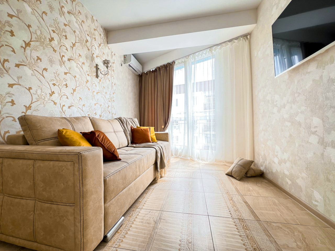 Отличный вариант для отдыха семьей, командировки, путешествия с друзьями. Квартиры посуточно, длительно в Сочи, LARA APART GROUP