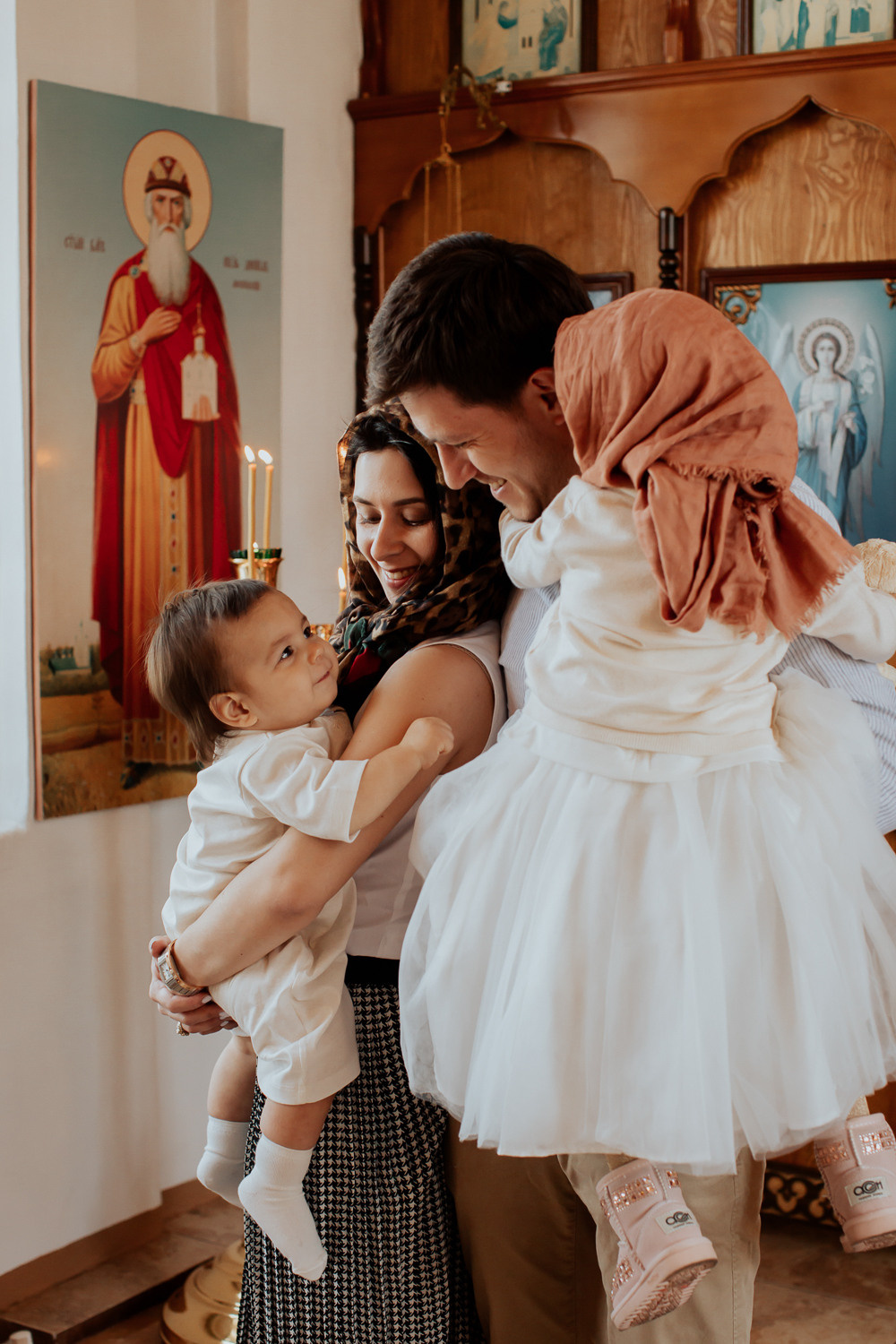 Фотограф на крещение во Владивостоке. Портретный, свадебный, репортажный фотограф во Владивостоке Юлиана Джули Фокс