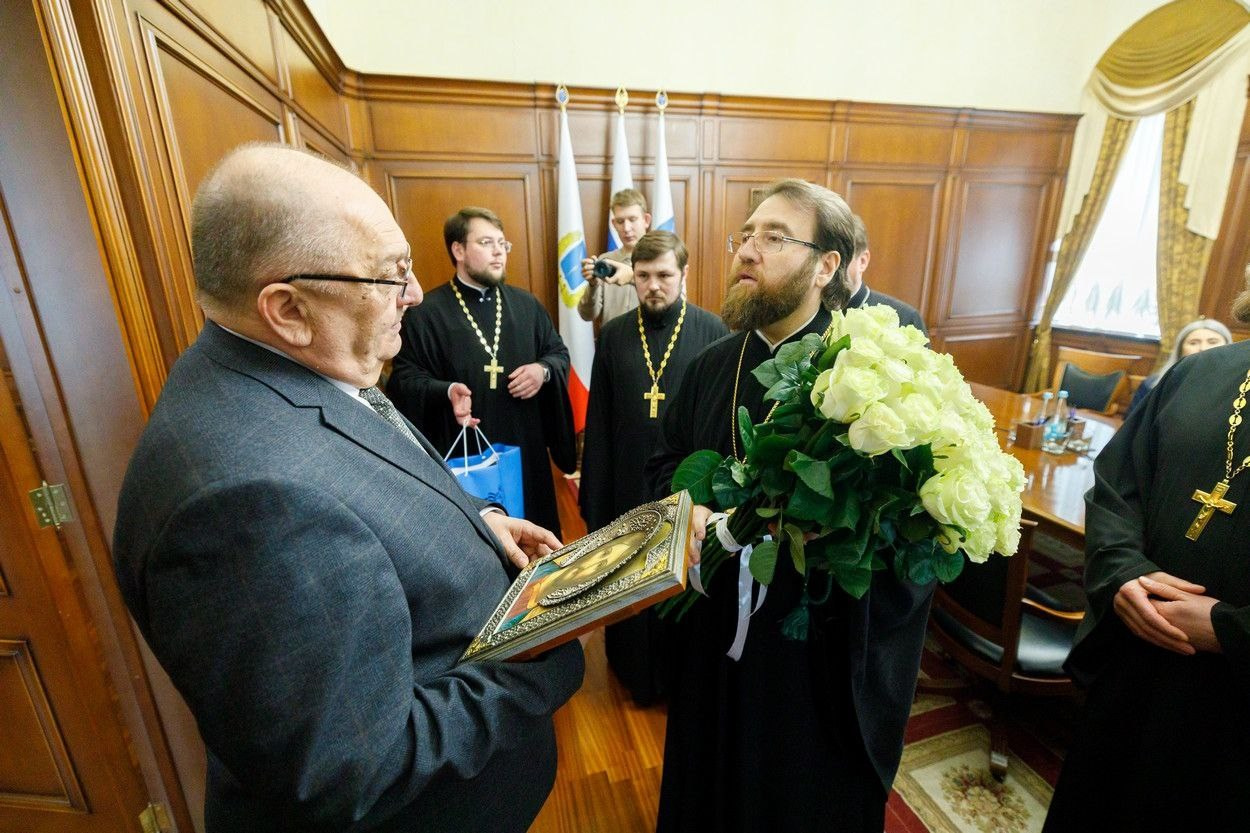 МИТРОПОЛИТ ИГНАТИЙ ПОЗДРАВИЛ С ИЗБРАНИЕМ НОВОГО ГЛАВУ ГОРОДА САРАТОВА. Саратовское Северо-Западное благочиние