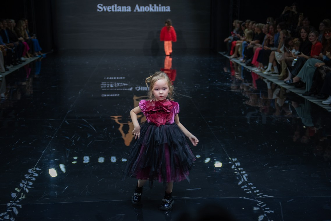 SochiFashionWeek2024 дизайнер Анохина Светлана. Семейный и коммерческий фотограф в Сочи Александр Бодунов