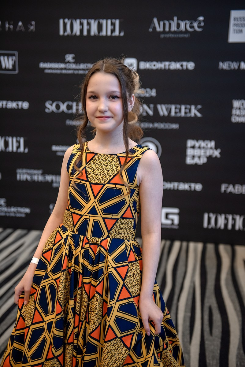 SochiFashionWeek2024 дизайнер Юлия Крылова. Семейный и коммерческий фотограф в Сочи Александр Бодунов