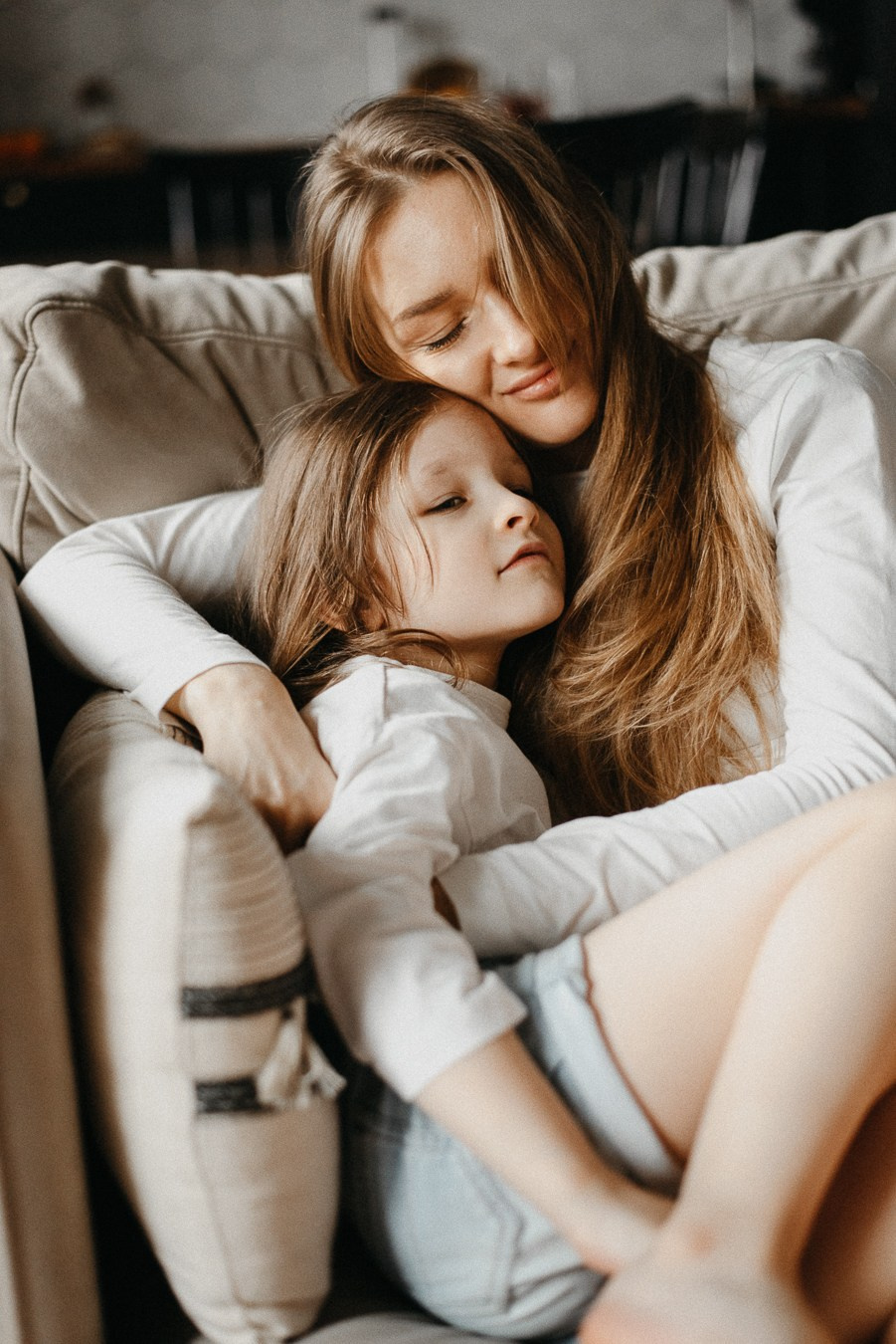 Костя, Яна, Кристина, Леон | дома