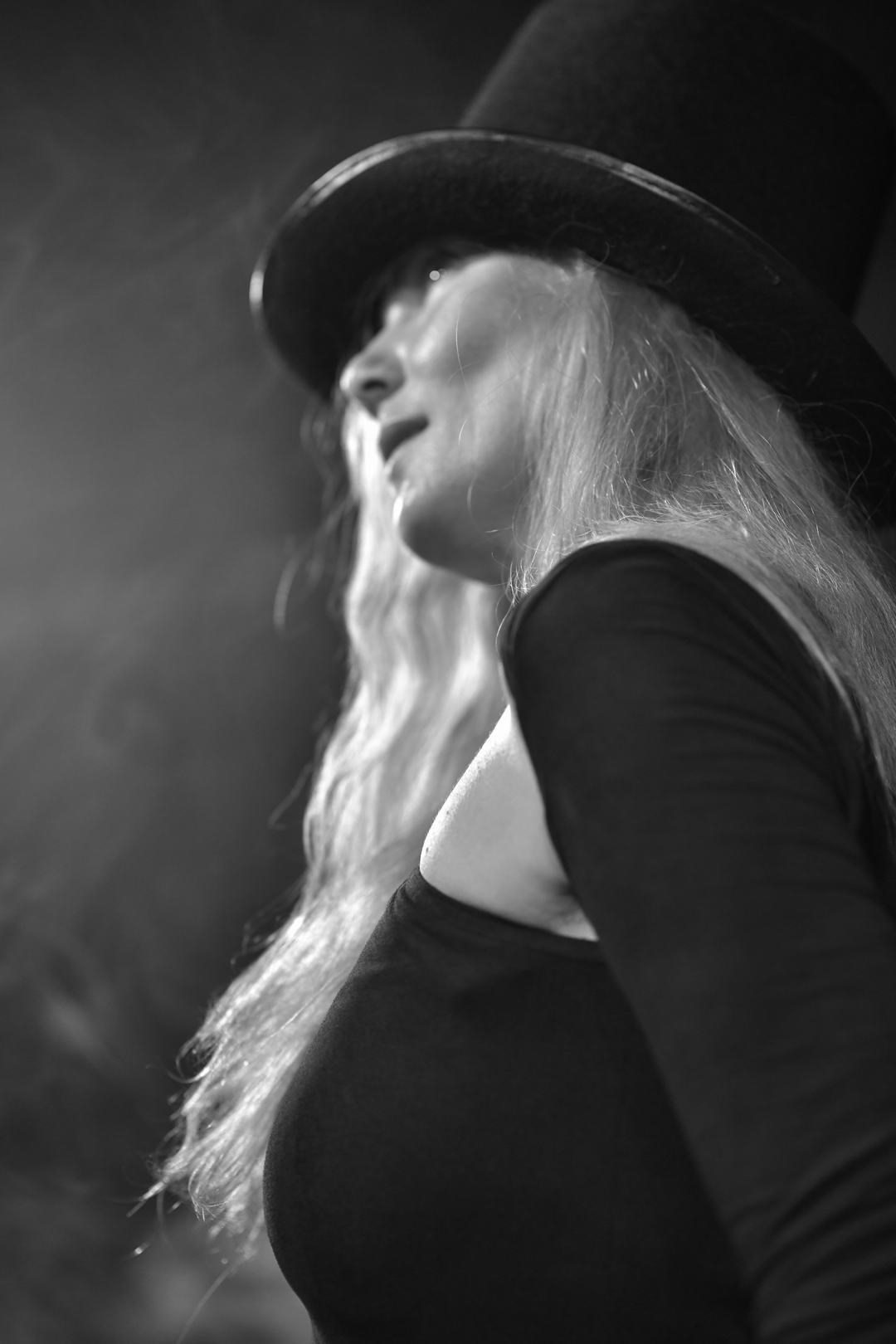 Индивидуальная фотосессия в ночном театре — фотограф Жанна Шестопалова