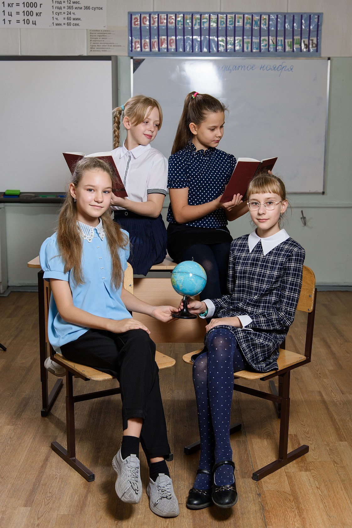 Школьная фотосъемка для выпускного альбома 4 класса. Выпускные альбомы Искитим Бердск Новосибирск