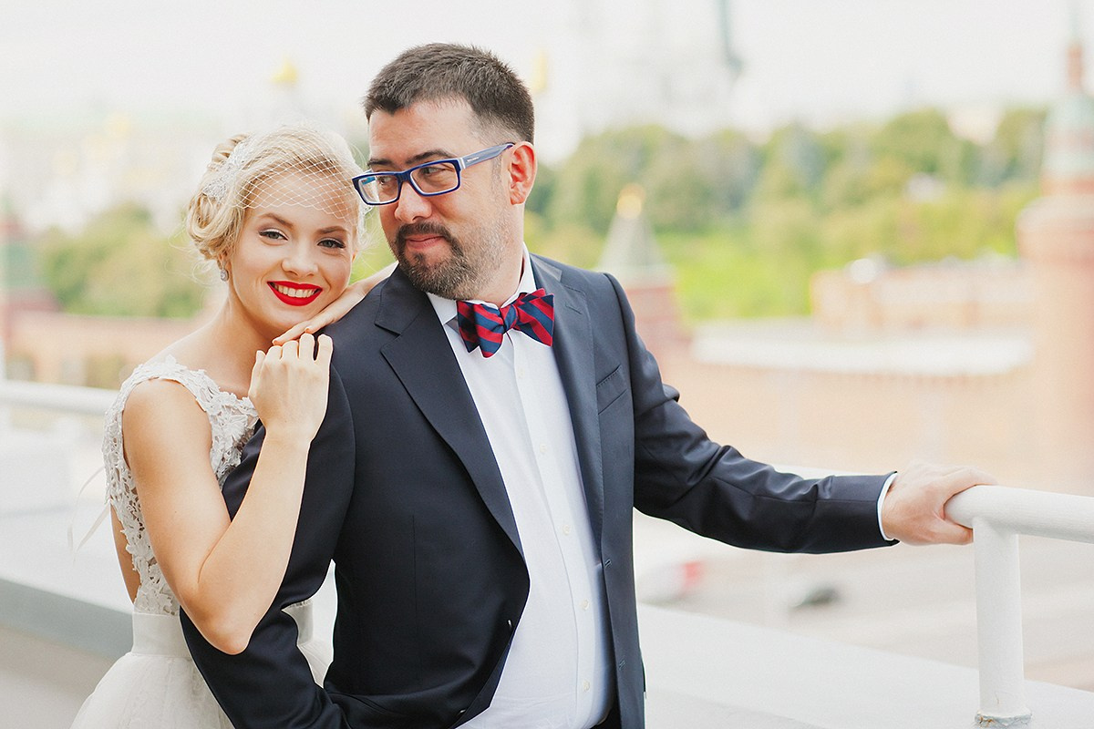 Москва. Свадебная романтическая прогулка Лены и Эндрю. Фотограф крещение венчание в Петербурге! Помогает подобрать храм и посоветовал душевного батюшку в СПб