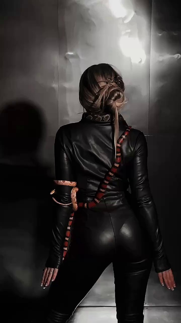 Трендовая фотосессия со змеей в Сочи 2025. Натали Маглер женский фотограф в Сочи | Адлер | Красная Поляна